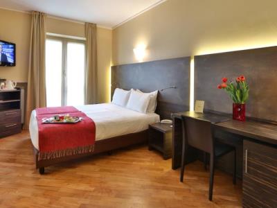 bedroom 1 - hotel best western hotel metropoli - genoa, italy
