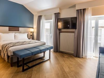 bedroom 3 - hotel best western hotel metropoli - genoa, italy