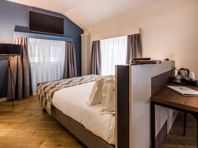 bedroom 4 - hotel best western hotel metropoli - genoa, italy