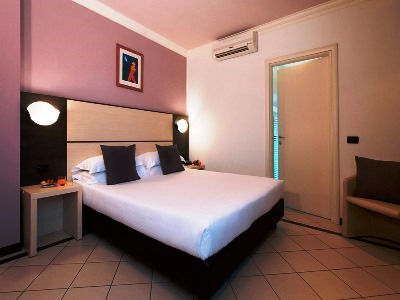 bedroom 4 - hotel cdh hotel la spezia - la spezia, italy