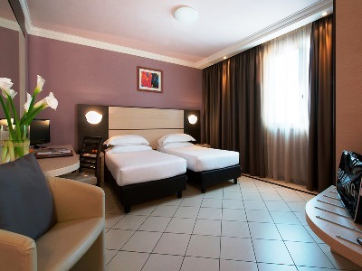 bedroom 5 - hotel cdh hotel la spezia - la spezia, italy