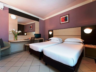 bedroom 6 - hotel cdh hotel la spezia - la spezia, italy