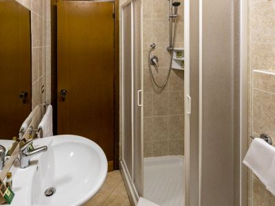 bathroom - hotel il ciocco hotels - lucca, italy