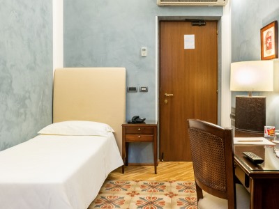 bedroom 1 - hotel carmine - marsala, italy