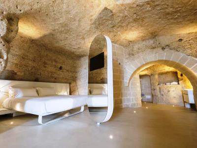 bedroom - hotel aquatio cave luxury hotel and spa - matera, italy