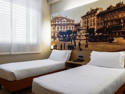 bedroom 3 - hotel b and b hotel milano la spezia - milan, italy