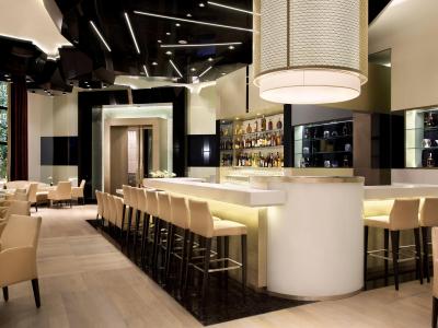bar - hotel excelsior gallia - milan, italy