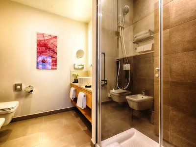 bathroom 1 - hotel nyx hotel milan - milan, italy
