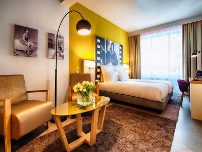 bedroom 5 - hotel nyx hotel milan - milan, italy