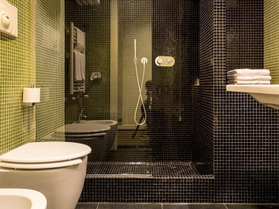 bathroom - hotel 43 station - milan, italy