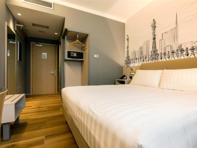 bedroom 2 - hotel 43 station - milan, italy