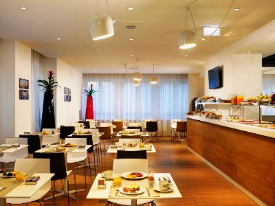 breakfast room - hotel unahotels century - milan, italy