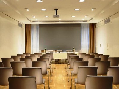 conference room - hotel unahotels century - milan, italy