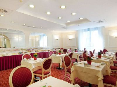 breakfast room - hotel ih hotels milano ambasciatori - milan, italy