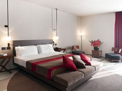 bedroom - hotel ih hotels milano ambasciatori - milan, italy