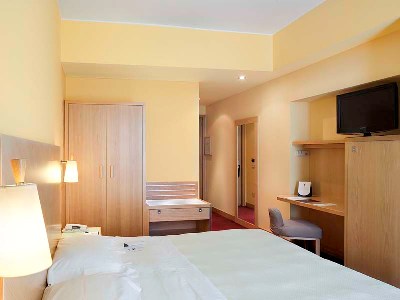 bedroom - hotel tocq hotel - milan, italy