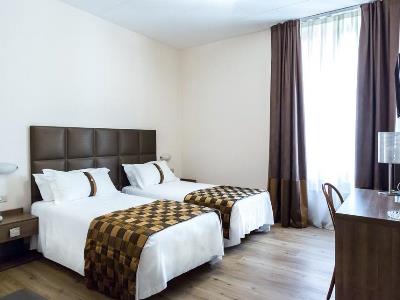 bedroom - hotel best western liberta - modena, italy