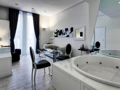bathroom - hotel lhp napoli palace and spa - naples, italy