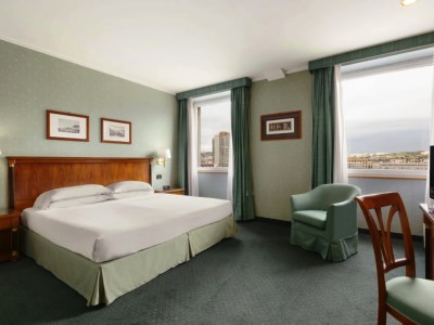 bedroom 1 - hotel ramada by wyndham naples - naples, italy