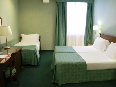 bedroom 2 - hotel ramada by wyndham naples - naples, italy