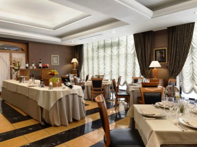 restaurant - hotel ramada by wyndham naples - naples, italy