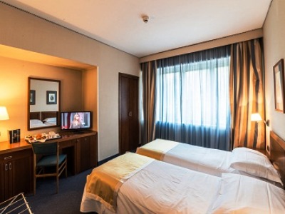 bedroom 2 - hotel best western jfk hotel - naples, italy