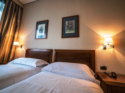 bedroom 4 - hotel best western jfk hotel - naples, italy