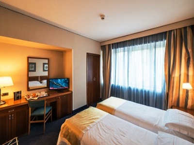 bedroom 5 - hotel best western jfk hotel - naples, italy