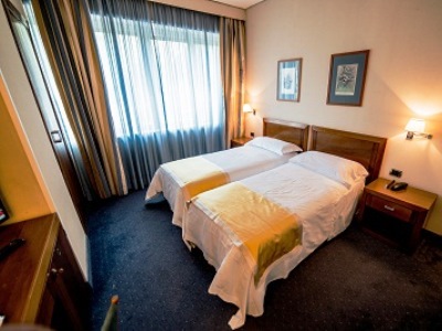 bedroom 6 - hotel best western jfk hotel - naples, italy