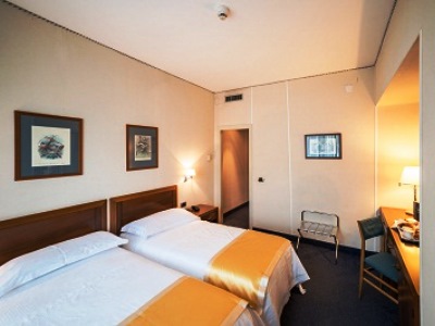 bedroom 8 - hotel best western jfk hotel - naples, italy