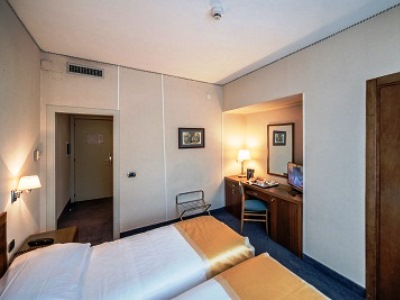 bedroom 10 - hotel best western jfk hotel - naples, italy
