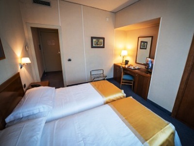 bedroom 11 - hotel best western jfk hotel - naples, italy