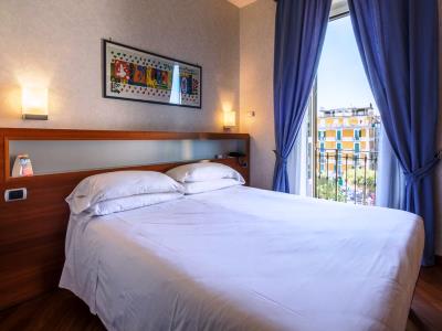 bedroom 5 - hotel best western plaza - naples, italy