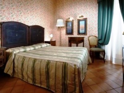 bedroom 9 - hotel chiaja hotel de charme - naples, italy