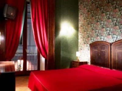 bedroom 3 - hotel chiaja hotel de charme - naples, italy