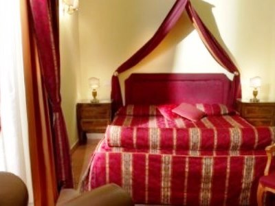 bedroom 4 - hotel chiaja hotel de charme - naples, italy