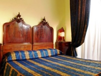 bedroom 6 - hotel chiaja hotel de charme - naples, italy