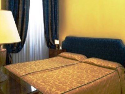 bedroom 7 - hotel chiaja hotel de charme - naples, italy