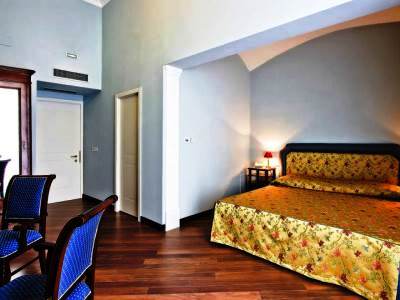 bedroom 4 - hotel decumani hotel de charme - naples, italy
