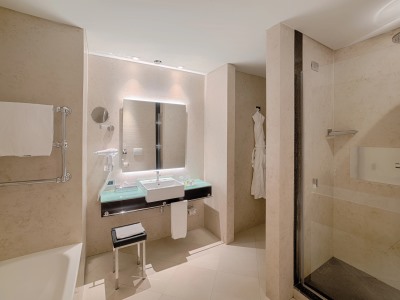 bathroom - hotel nh panorama - naples, italy