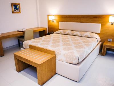 bedroom - hotel monte sarago - ostuni, italy