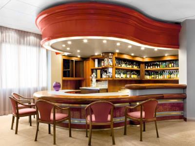 bar - hotel four points by sheraton padova - padova, italy