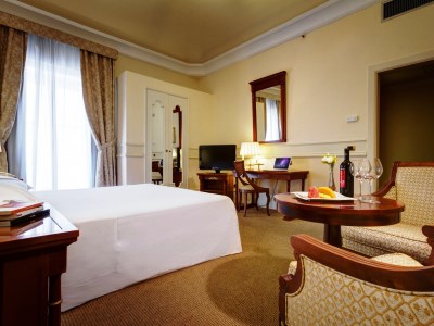 bedroom 1 - hotel grand hotel et des palmes - palermo, italy