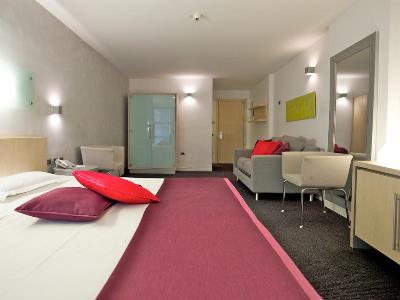 bedroom 3 - hotel mercure palermo centro - palermo, italy