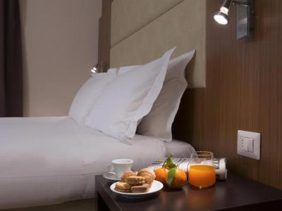 bedroom 3 - hotel cdh villa ducale - parma, italy