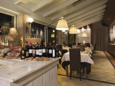 restaurant 5 - hotel cdh villa ducale - parma, italy