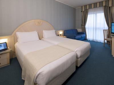 bedroom 2 - hotel cdh villa ducale - parma, italy