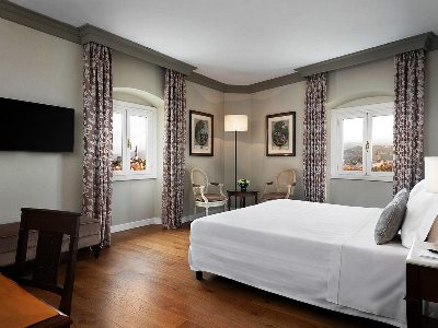 bedroom - hotel sina brufani - perugia, italy
