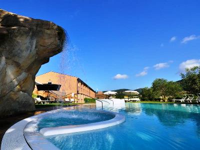 outdoor pool 1 - hotel la meridiana perugia - perugia, italy
