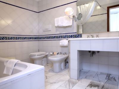 bathroom - hotel grand duomo - pisa, italy